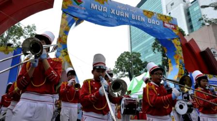 Llevan feliz primavera a residentes en zonas marítimas e isleñas